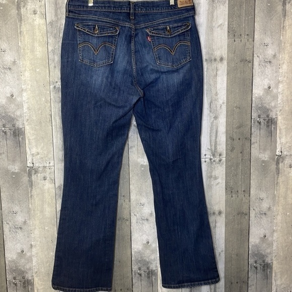 LEVI’S 515 Bootcut. Midrise. Medium wash. Size 16L—W33 L34. Excellent condition - Picture 5 of 12